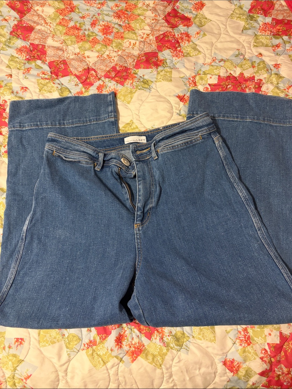 Loft woman’s jeans high rise wide leg size 28 (6)